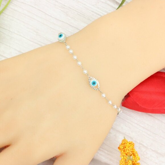 "Trendy Handmade Bracelet – A Thoughtful Gift for Girls & Women | UNVRC1407 - Picture 2 of 10